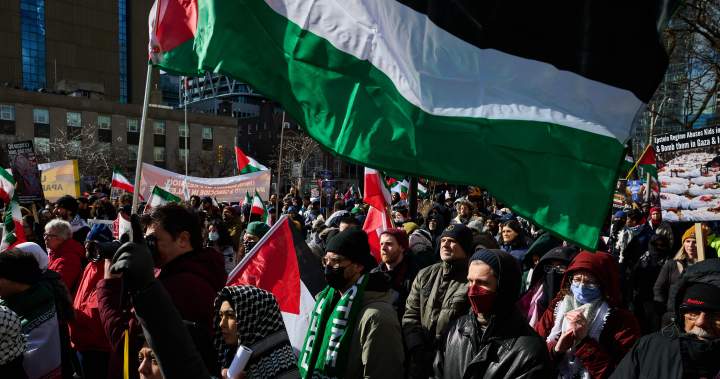 2 pengunjuk rasa kontra pada rapat umum Hari Al-Quds didakwa melakukan penyerangan: polisi Toronto