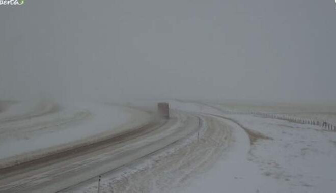 ‘Terjebak selama 20 jam’: Relawan mengenang saat membantu pengemudi yang terdampar akibat badai salju di Alberta