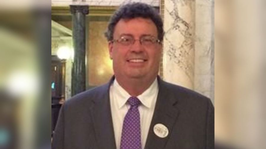 Mantan pengawas sekolah Korintus dibebaskan oleh juri federal