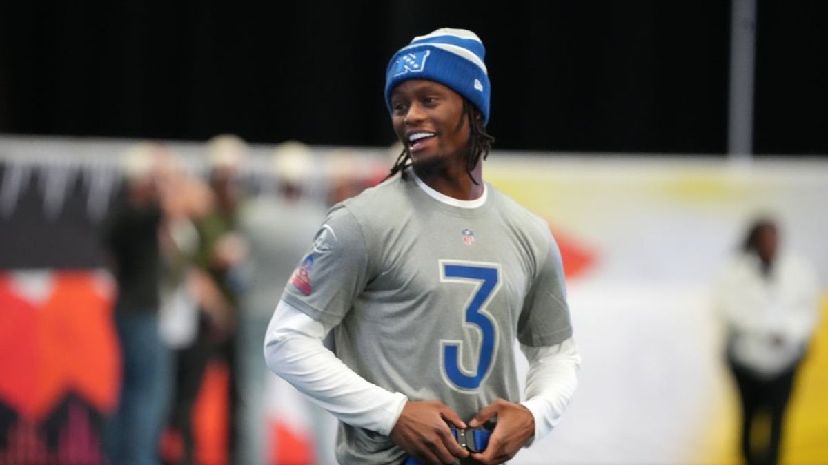 Cowboys WR George Pickens di fasilitas tim sebelum minicamp