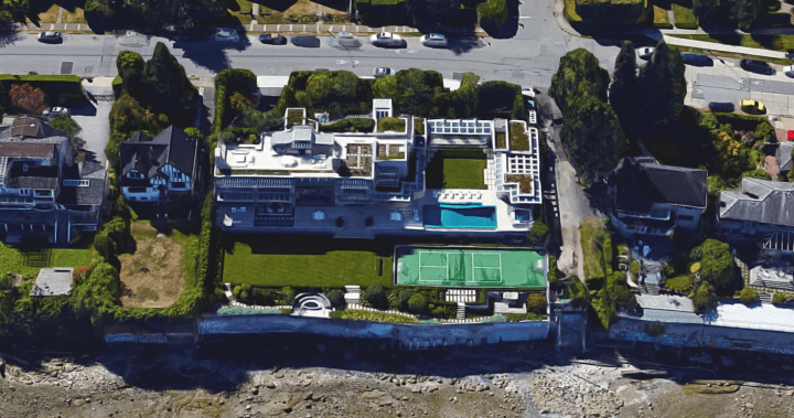 Miliarder Chip Wilson memenangkan tawaran untuk menurunkan nilai taksiran rumah di Vancouver sebesar $18 juta