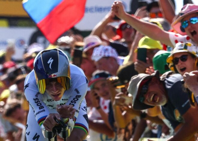 Remco Evenepoel menunjukkan potongan time trial di Tahap 16 di Tour de France